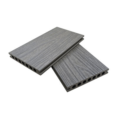 Langlebige und stilvolle Außendecking Innovative WPC Coextrusion Decking mit UV-resistenten geringen Wartungsnutoberfläche