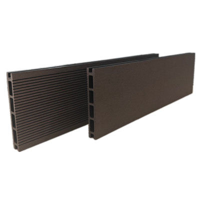 Anpassbare WPC -Bodenbeläge 21*145 mm, die auf Ihre spezifischen Designanforderungen zugeschnitten sind