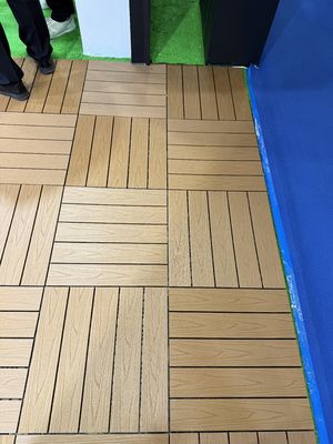 WPC-Bodenbelag der Luxusserie 500x500: Handwerkskunst definiert Exzellenz