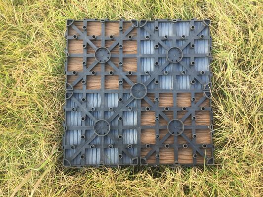 Großhandel DIY WPC-Terrassenfliesen 30 * 30 cm langlebiger Außenboden für den Wohnbereich