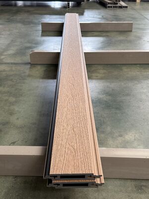 UV-beständige moderne WPC-Koextrusionsverkleidung für den Außenbereich, Heimdekoration, Wandpaneel