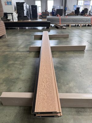 UV-beständige moderne WPC-Koextrusionsverkleidung für den Außenbereich, Heimdekoration, Wandpaneel