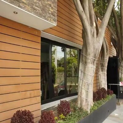 Hochwertige wasserdichte Outdoor-Wandpaneele aus Holz-Kunststoff-Verbundstoff, Dekorationsverkleidung, Co-Extrusion, Außenverkleidung, Villa