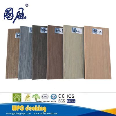 Fabrikpreis Neue Generation von zweifarbigen Co-Extrusions-WPC-Terrassendielen aus Holz-Kunststoff-Verbundmaterial