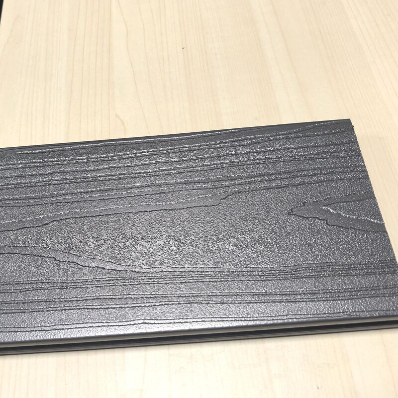 ARCHITEKTUR-WPC-Terrassendiele aus WPC mit Flüssigmetall-Finish in Graphitsilber