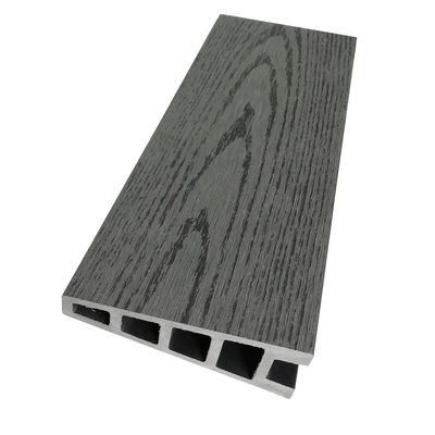 WPC-Verkleidungswandpaneel aus Holzwerkstoff mit umweltfreundlichen Lamellen für die Hinterhofdekoration